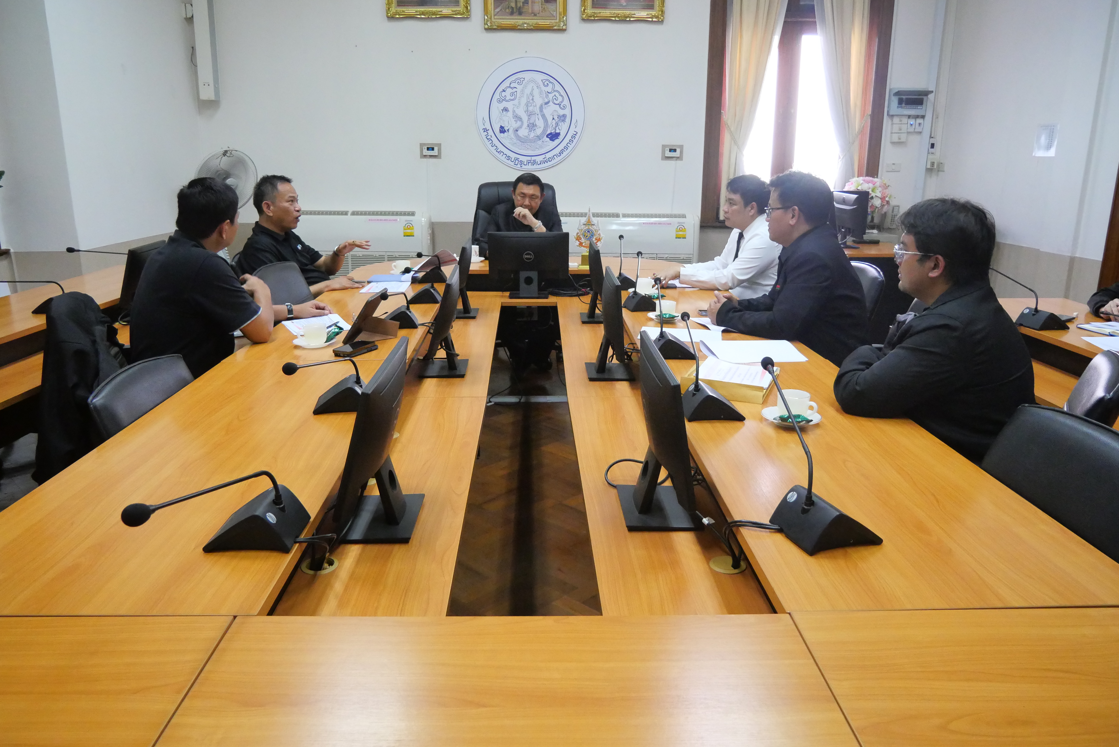 title - ประชุมหารือเรื่องพัฒนาพื้นที่ด้วยระบบกระจายน้ำ และโซล่าเซลล์ ในพื้นที่เขตปฏิรูปที่ดิน